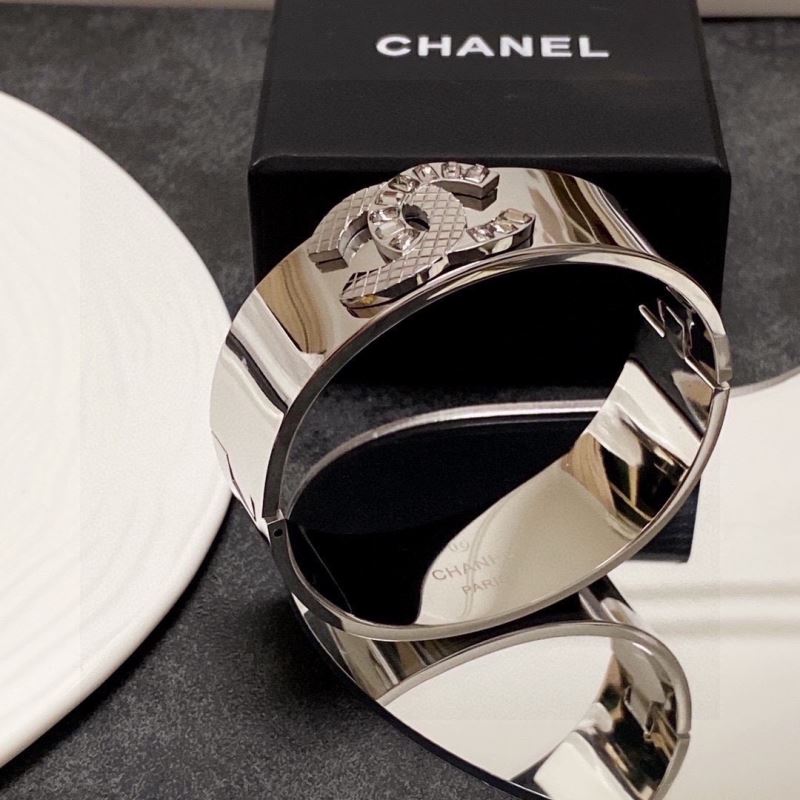Ch**el bracelets